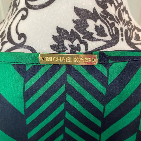 Michael Kors Size 6 Blue and Green Geometric Design Satin Short Sleeve Blouse - Picture 4 of 16